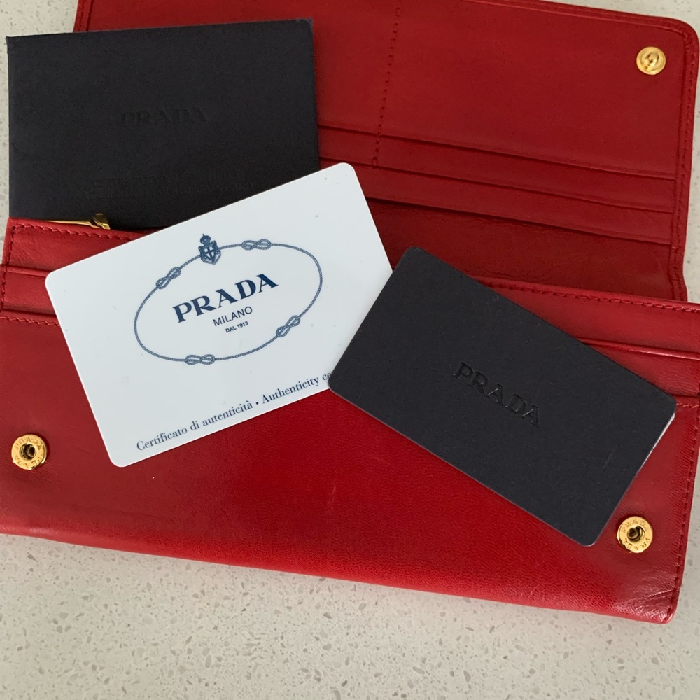 One of a kind rare brand new authentic leather Prada wallet - Picture 8 of 8
